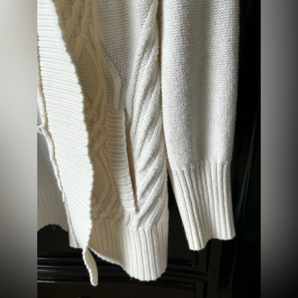 Women Creamish White Sweater with attached hood - Picture 4 of 9